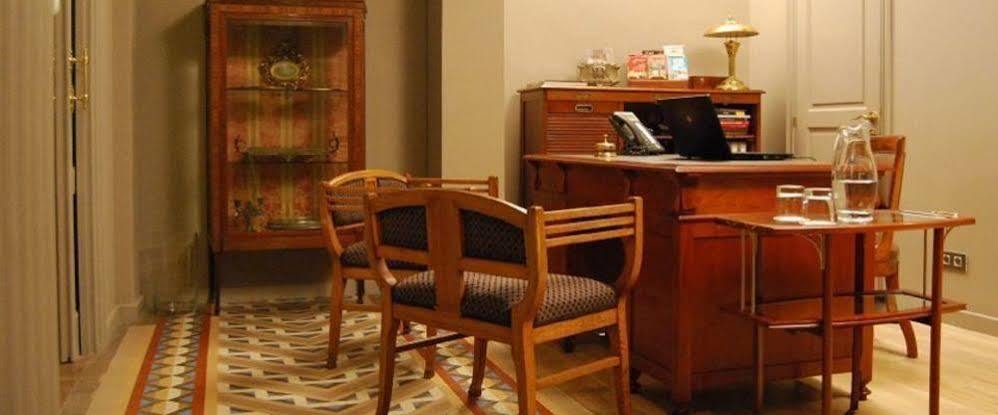 เซอร์กา 1905 บูติค บีแอนด์บี Bed & Breakfast บาร์เซโลนา ภายนอก รูปภาพ